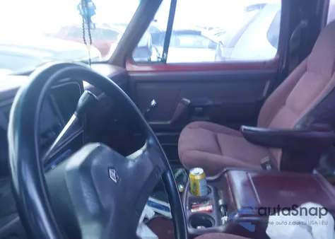 1990 Dodge Ramcharger Ad-100 из США, поврежденный, VIN 3B4GE07Y4LM012114